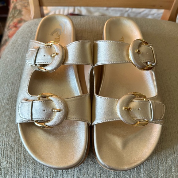 Minuit sur Terre size 8 vegan gold Carmellia sandals - Picture 6 of 11